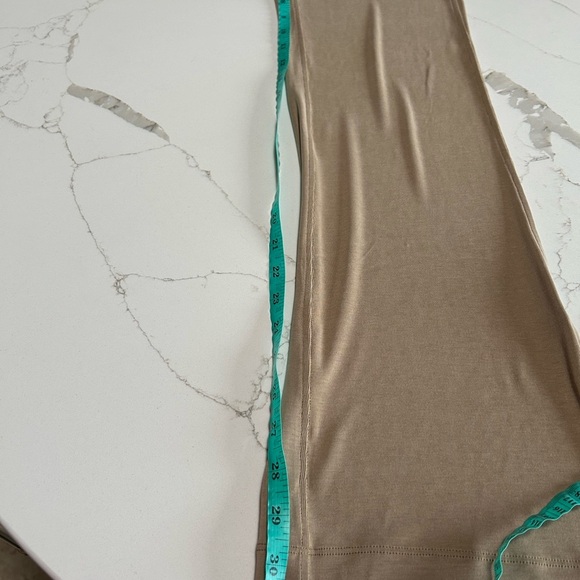 Lululemon Athletica Women’s Pants Softstreme Tan Flare New Size XS - Picture 6 of 8